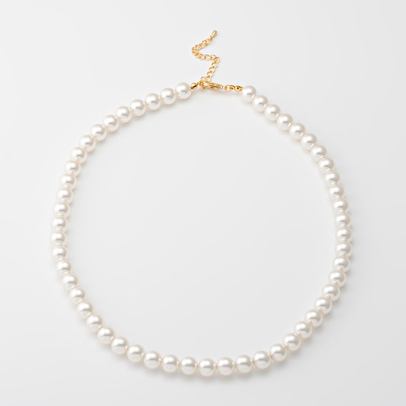 White Pearls Round Necklace, Minimalist Bride choker